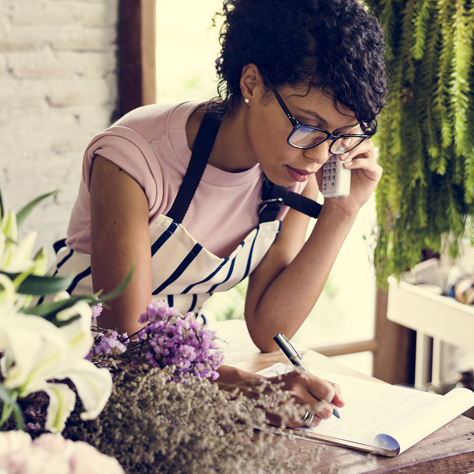 Image showing a florist on the phone