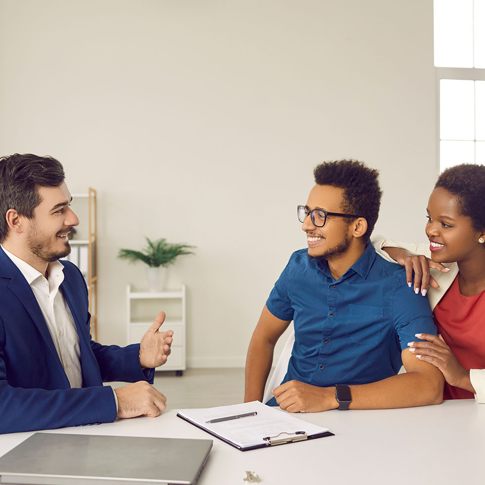 Image showing a couple in a meeting with a broker
