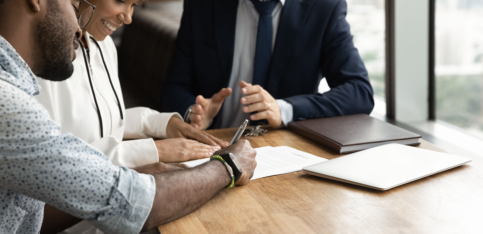 Image showing a close up of a couple with a mortgage broker