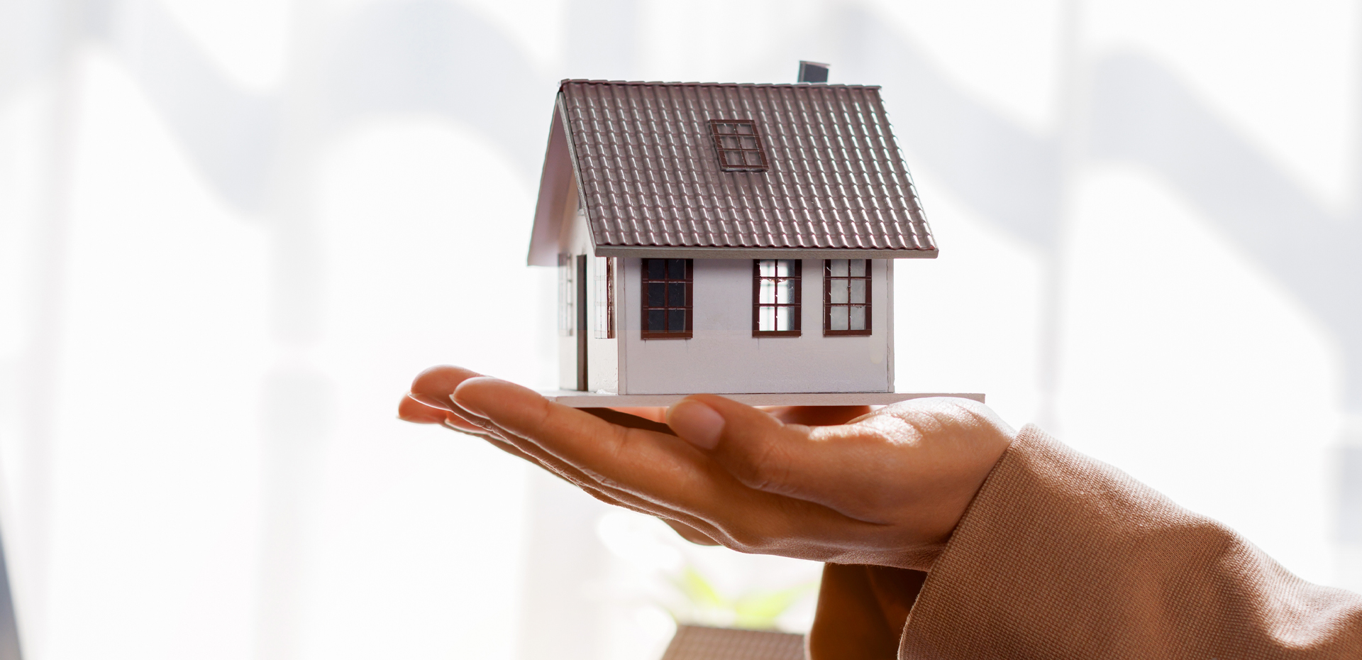 discussion with a real estate agent