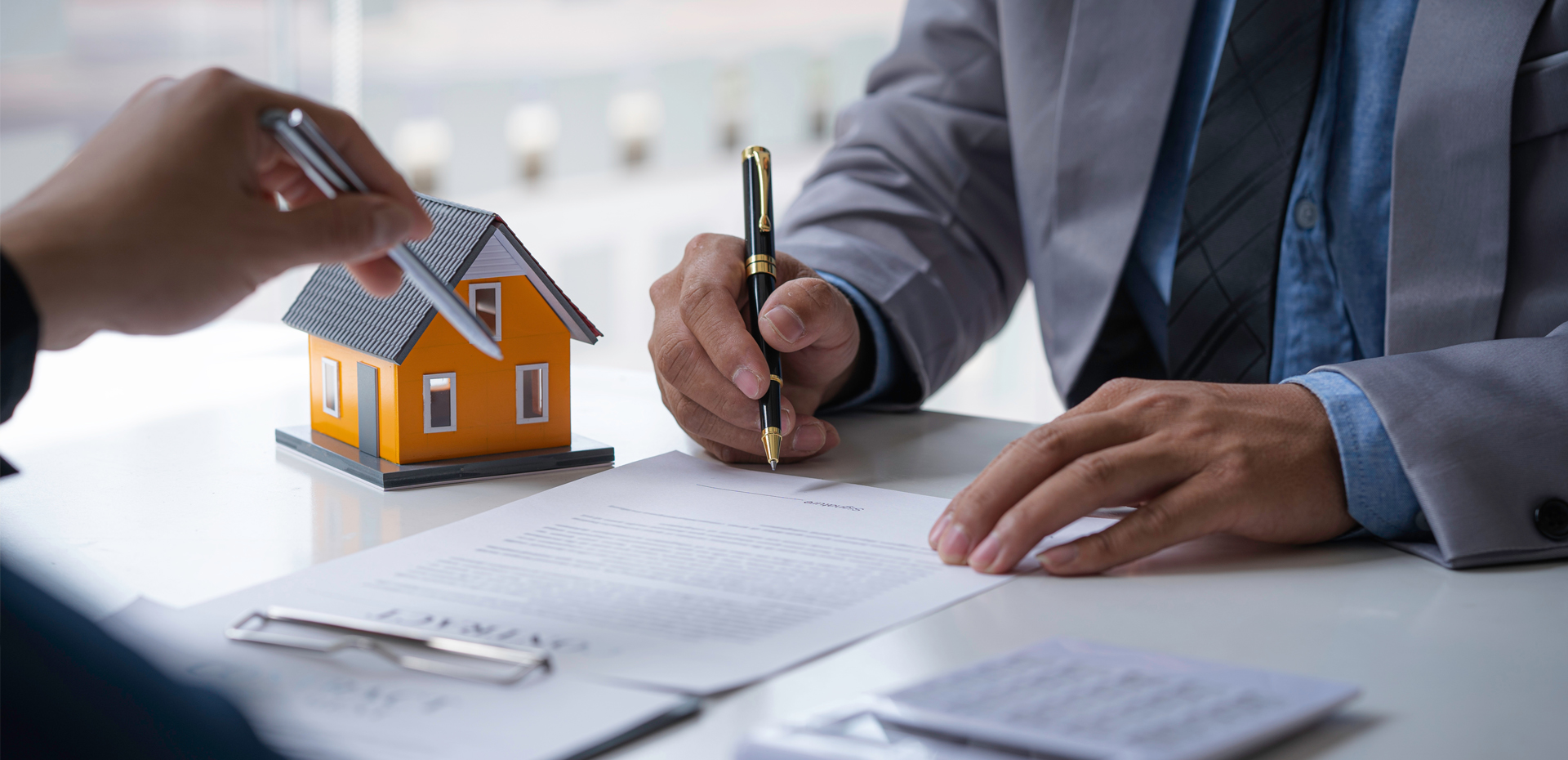 discussion with a real estate agent